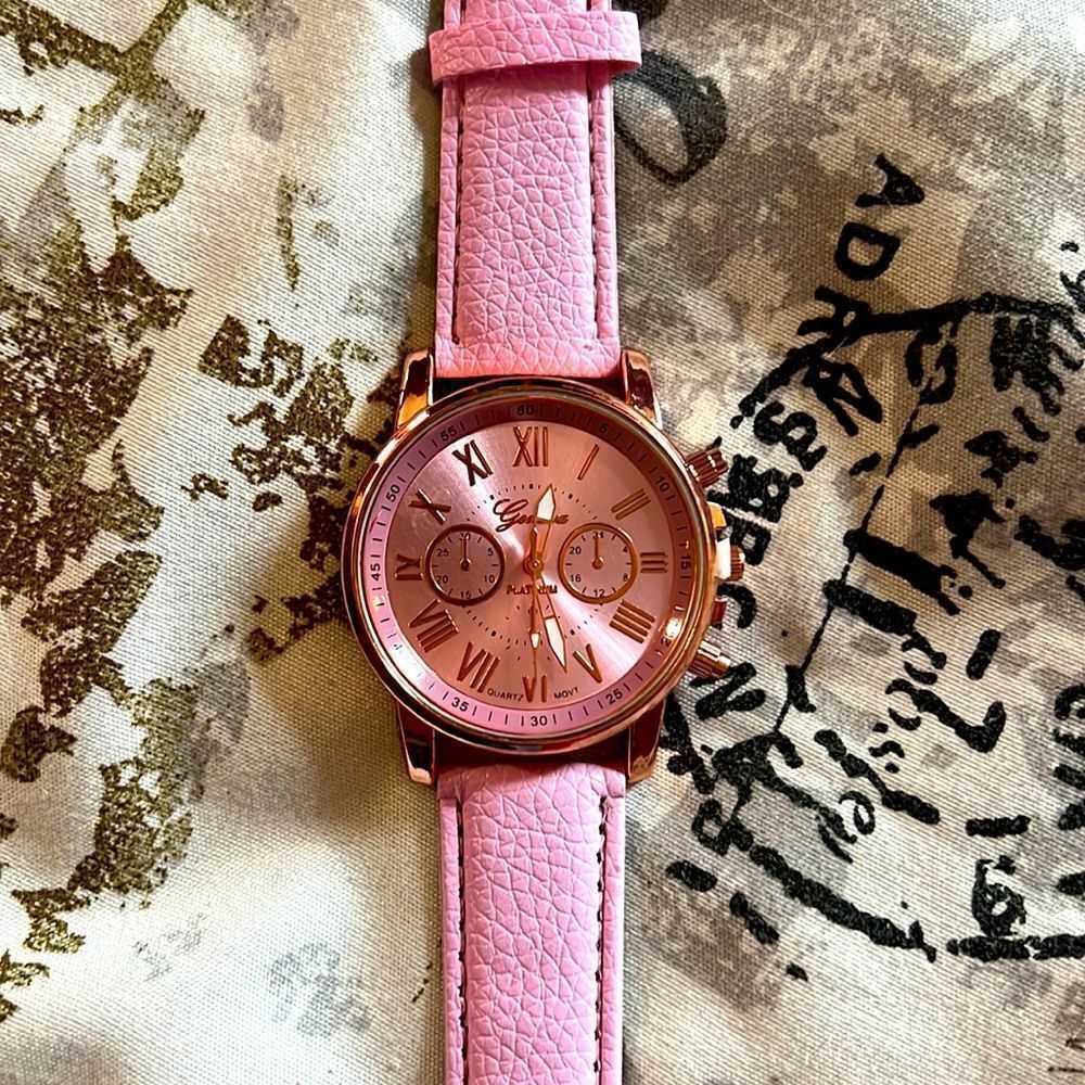 Pink Strap Alloy Fashion Watch